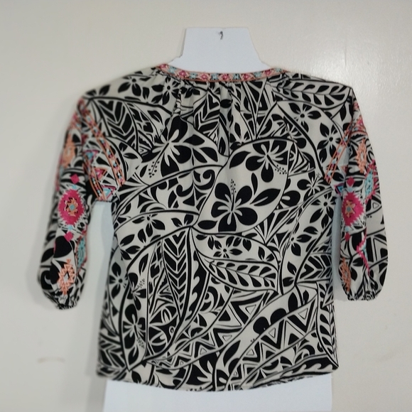 SAVANNA JANE  Size S Chic Black and White Leaf Print Top - Picture 10 of 11